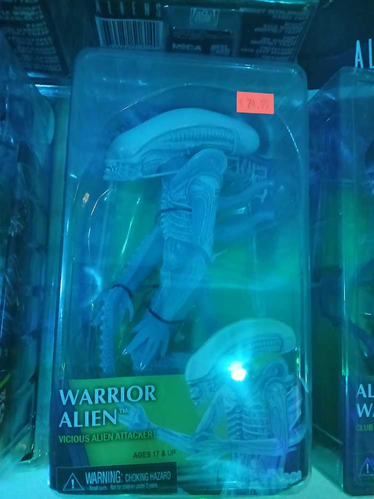 Aliens: Blue Xenomorph Alien 9” Warrior by Neca/Kenner - NECA, Inc. (Aliens) action figure collectible [Barcode 634482516348] - Main Image 3
