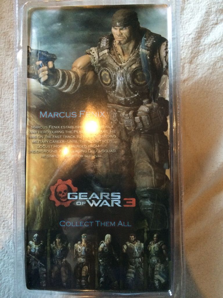 Gears Of War 3: Marcus Fenix  action figure collectible [Barcode 634482521557] - Main Image 2