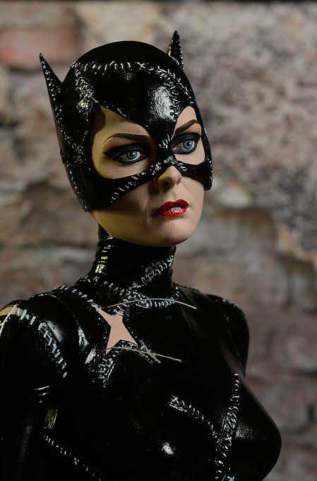 NECA: Catwoman (Batman Returns)- Quarter Scale - Neca / Reel Toys (Batman Returns) action figure collectible [Barcode 634482614358] - Main Image 4