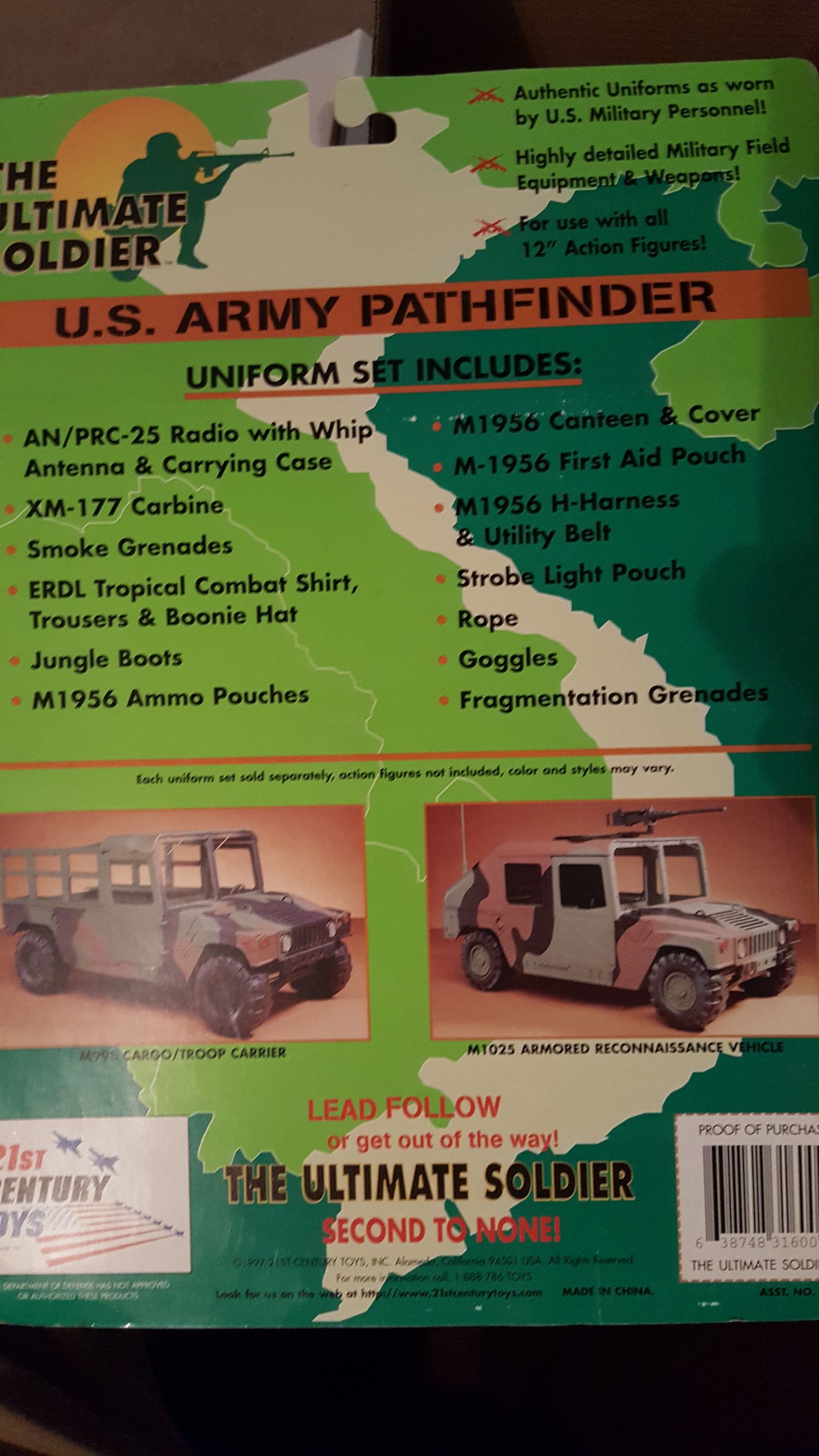 The Ultimate Soldier U.S. Army Pathfinder uniform set - 21st Century Toys (The Ultimate Soldier) action figure collectible [Barcode 638748316000] - Main Image 2