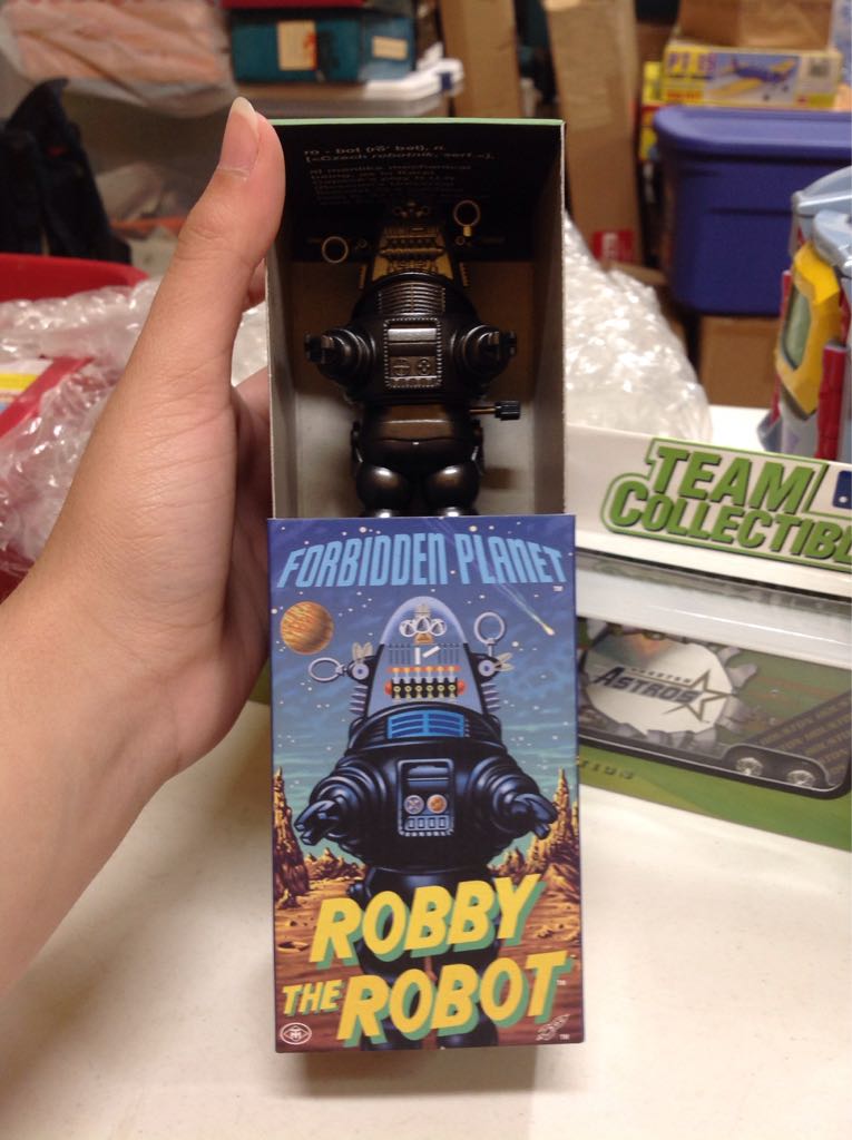 Robby The Robot Wind Up - Rocket USA (Forbidden Planet™) action figure collectible [Barcode 642063001008] - Main Image 2