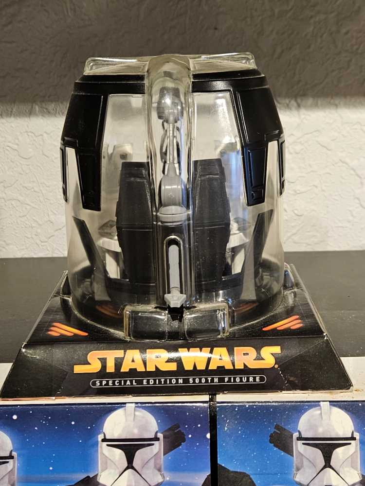 Exclusive Darth Vader 500th Figure - Hasbro (Star Wars The Vintage Collection) (2005 Revenge of the Sith) action figure collectible [Barcode 653569013648] - Main Image 4