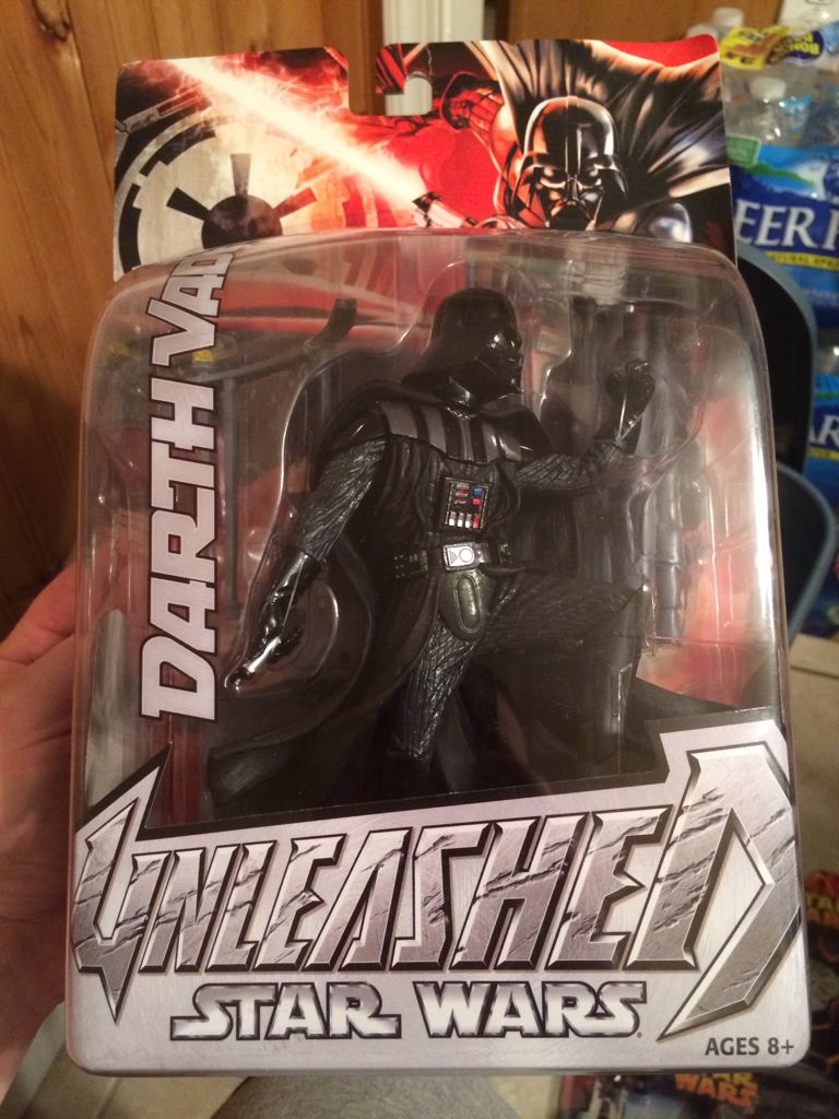 Darth Vader - Hasbro (Saga Collection) (Star Wars) action figure collectible [Barcode 653569028284] - Main Image 1