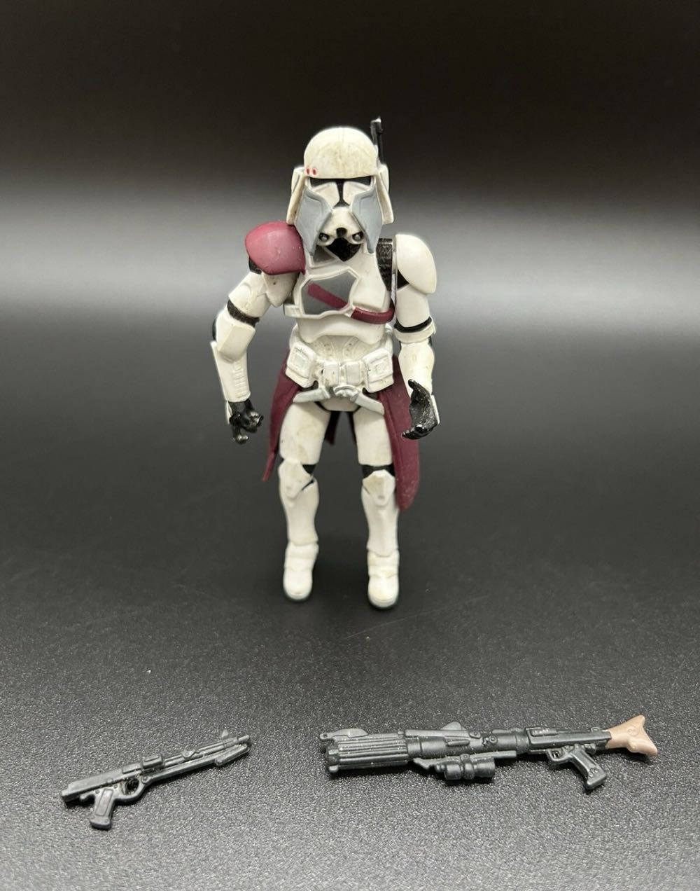 Commander Bacara - Star Wars (Revenge Of The Sith) - Hasbro (Star Wars) action figure collectible [Barcode 653569039716] - Main Image 3