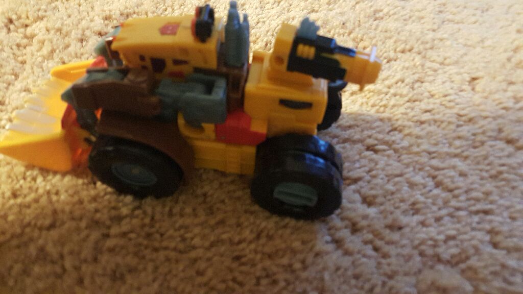 Hasbro Transformers Cybertron Deluxe Landmine Autobot Action Figure with key - Hasbro (Cybertron) action figure collectible [Barcode 653569064633] - Main Image 2