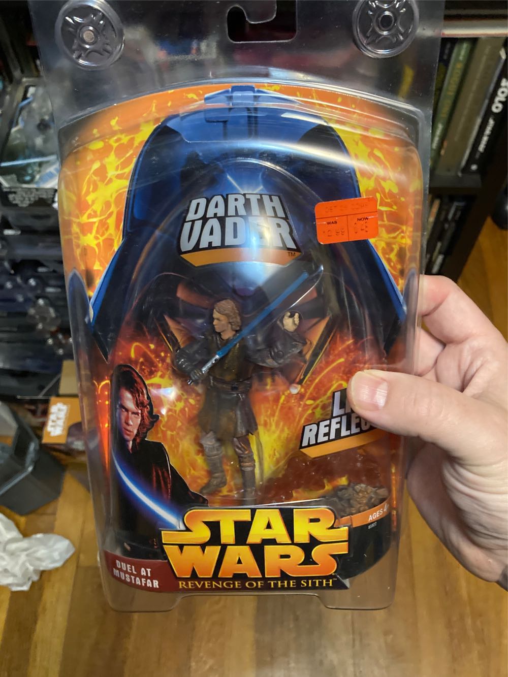 Darth Vader (Duel at Mustafar) - Hasbro (ROTS 3.75” 2005- 2006: Exclusives) action figure collectible [Barcode 653569105114] - Main Image 4