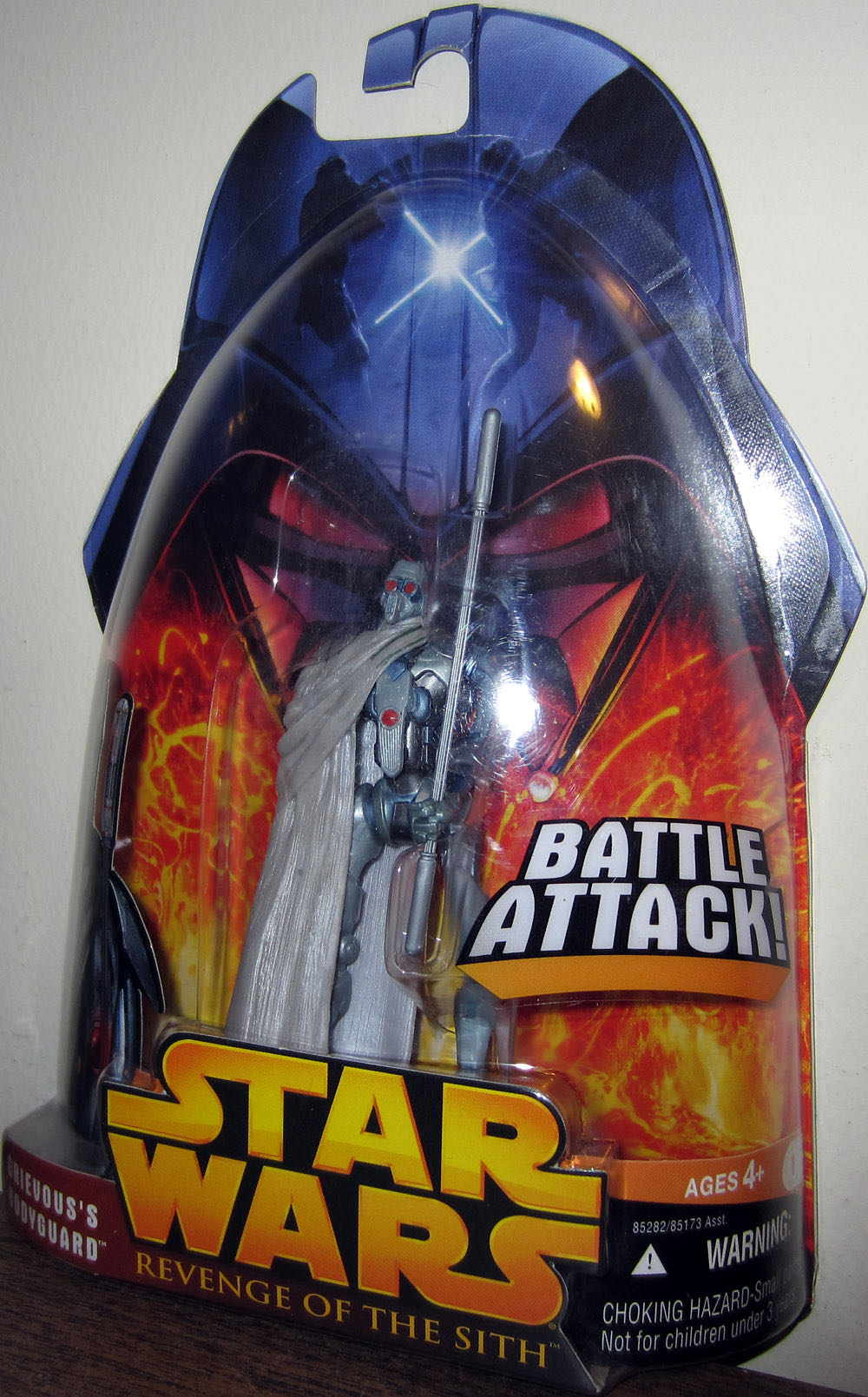 Grievous Bodyguard - Hasbro (Revenge Of The Sith) action figure collectible [Barcode 653569123040] - Main Image 4