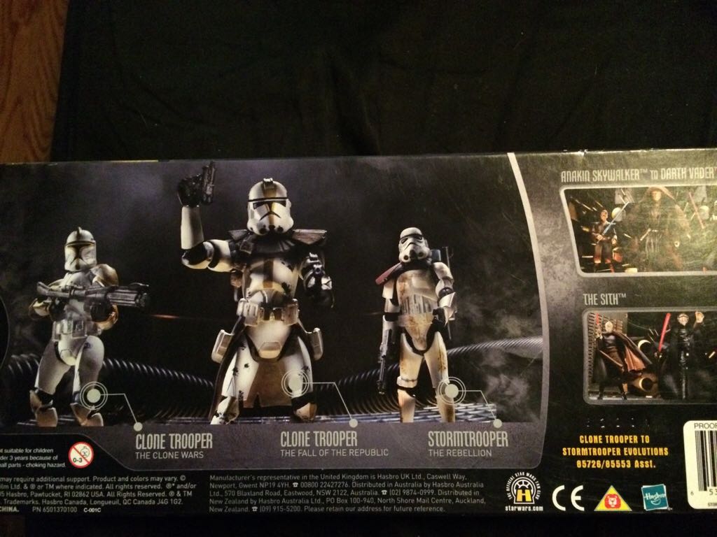 Clone Trooper to Stormtrooper - Hasbro (Star Wars - 30th Anniversary Collection) action figure collectible [Barcode 653569133797] - Main Image 2