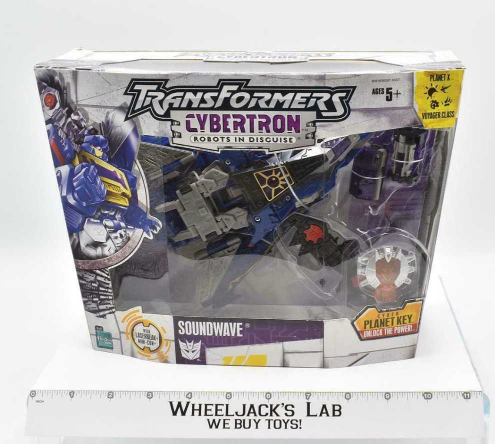Soundwave w/ Laserbeak - Hasbro (Transformers Cybertron) action figure collectible [Barcode 653569134435] - Main Image 4