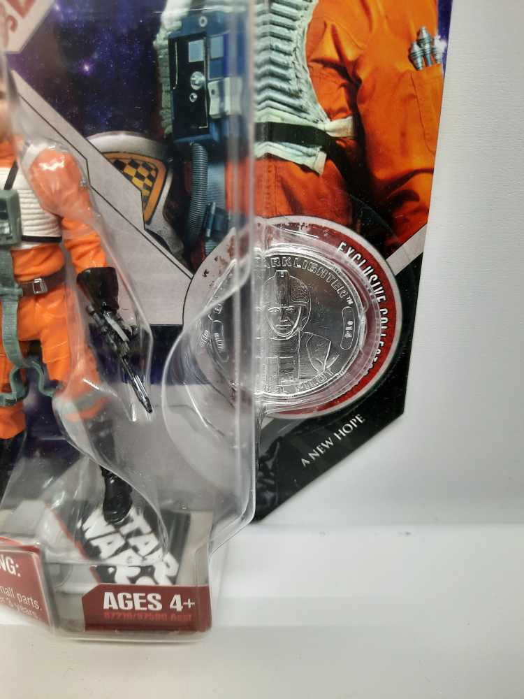 Biggs Darklighter - Hasbro (The 30th Anniversary Collection - Collectors Coin) action figure collectible [Barcode 653569183976] - Main Image 3