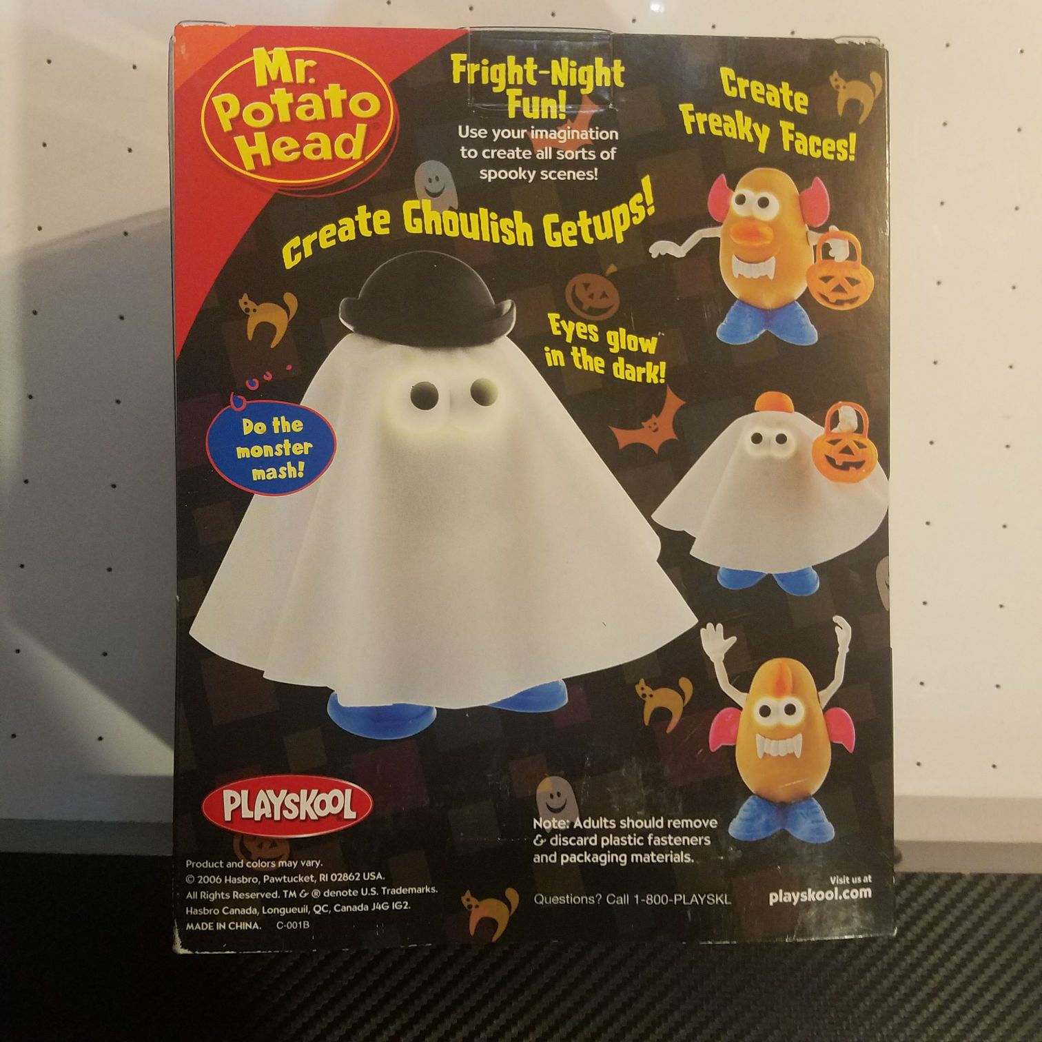 Mr Potato Head Trck or Tater 2006 - Playskool/Hasbro action figure collectible [Barcode 653569187851] - Main Image 2