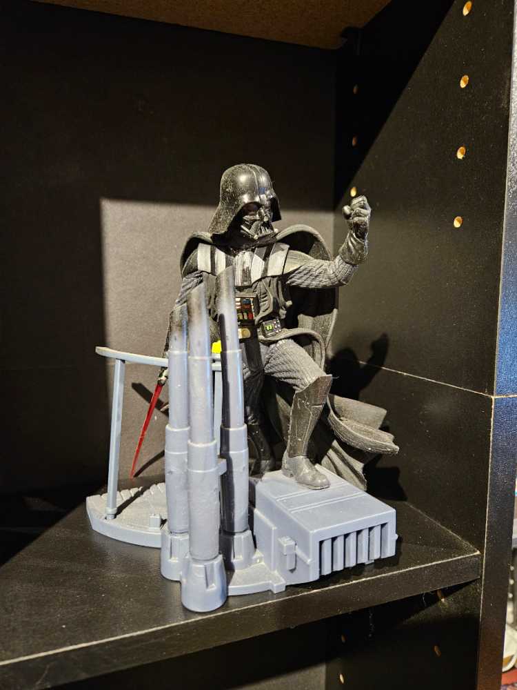 Darth Vader - Hasbro (2002-2010 Unleashed) action figure collectible [Barcode 653569188063] - Main Image 3