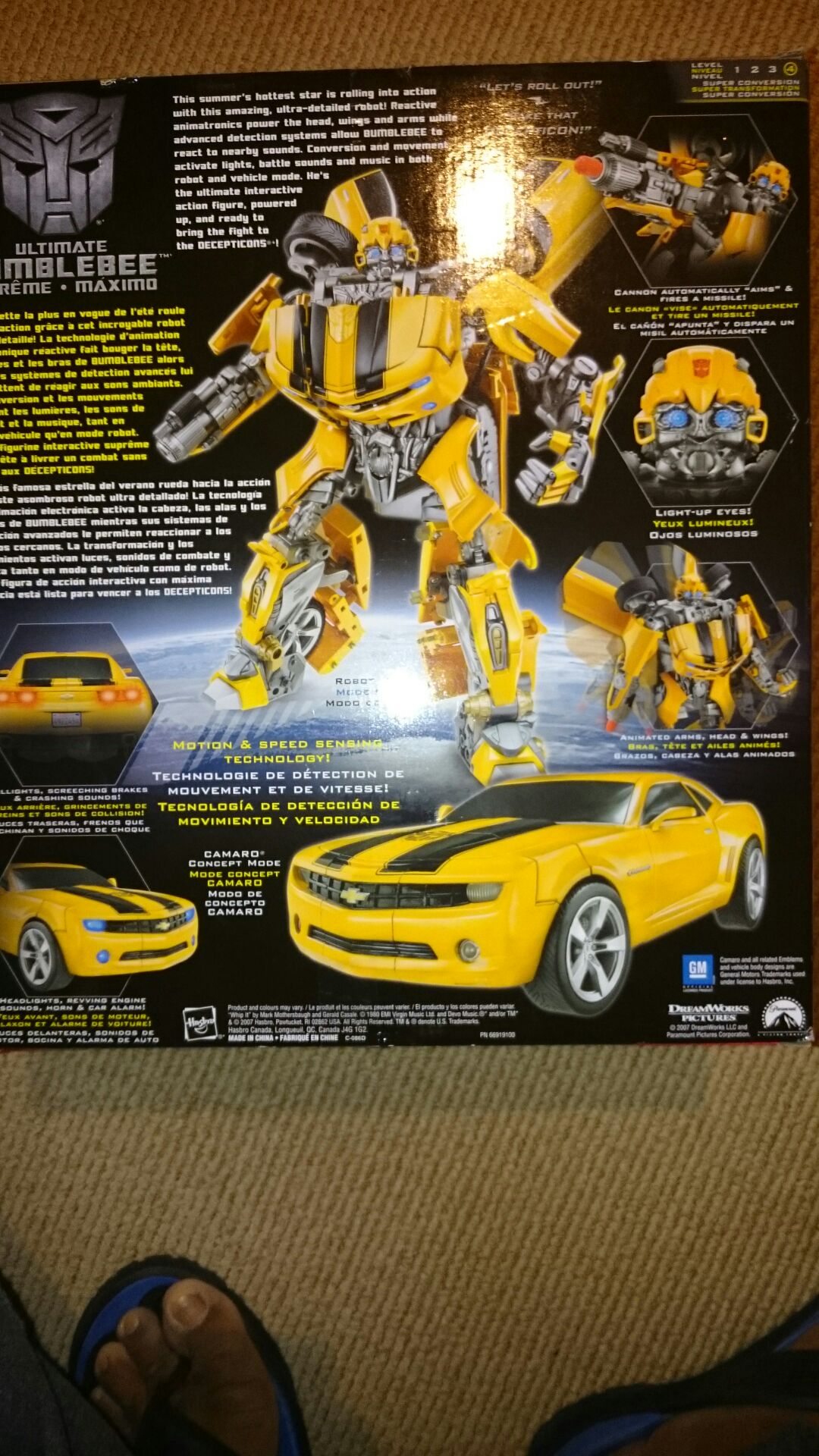 Transformers Movie Ultimate Class Bumblebee - Hasbro (Transformers Movie) action figure collectible [Barcode 653569208686] - Main Image 2