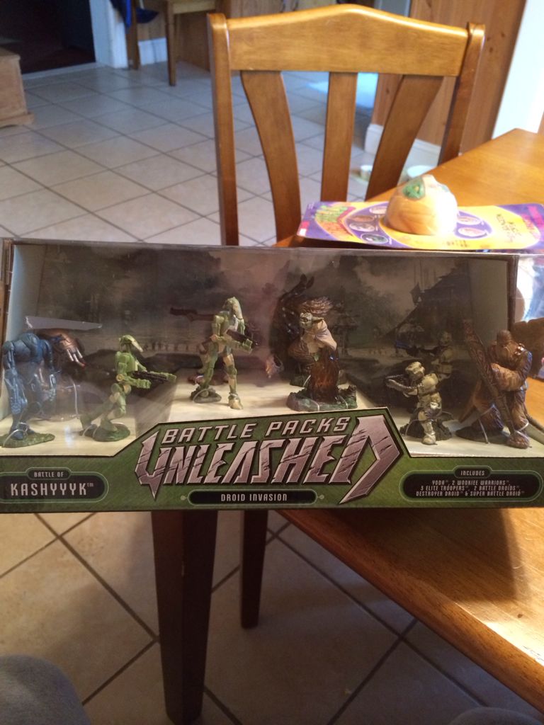 Battle Of Kashyyyk - Hasbro (Battle Packs Unleashed) action figure collectible [Barcode 653569210191] - Main Image 1