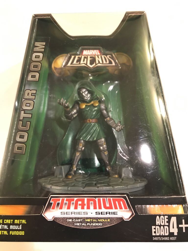 Marvel Legends Titanium Series - Dr Doom  (Marvel Titanium Series) action figure collectible [Barcode 653569230748] - Main Image 2
