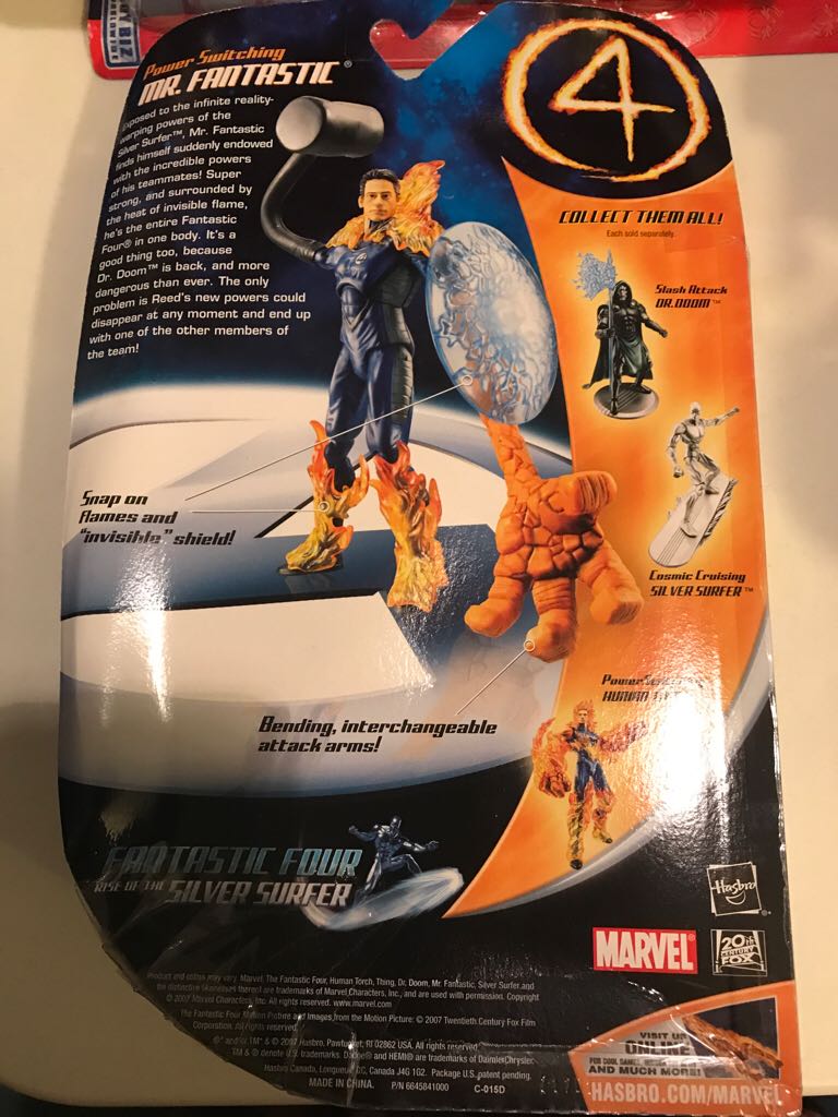 Power Switching Mr. Fantastic - Hasbro action figure collectible [Barcode 653569233268] - Main Image 2