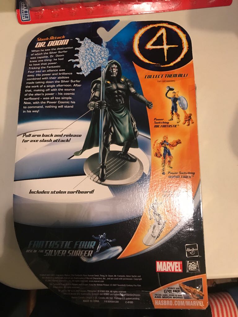 Fantastic Four Movie - Slash Attack Dr. Doom - Hasbro (Marvel: Fantastic Four Movie: 6”) action figure collectible [Barcode 653569233282] - Main Image 2