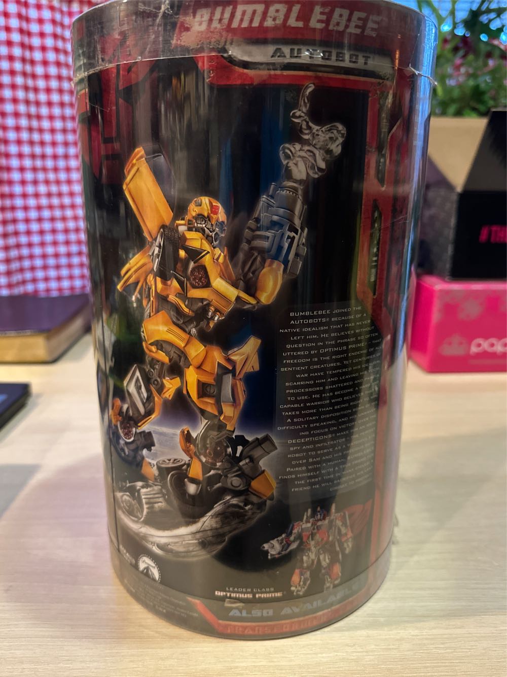 Bumblebee Unleashed - Takara Tomy (Autobot) action figure collectible [Barcode 653569235217] - Main Image 2