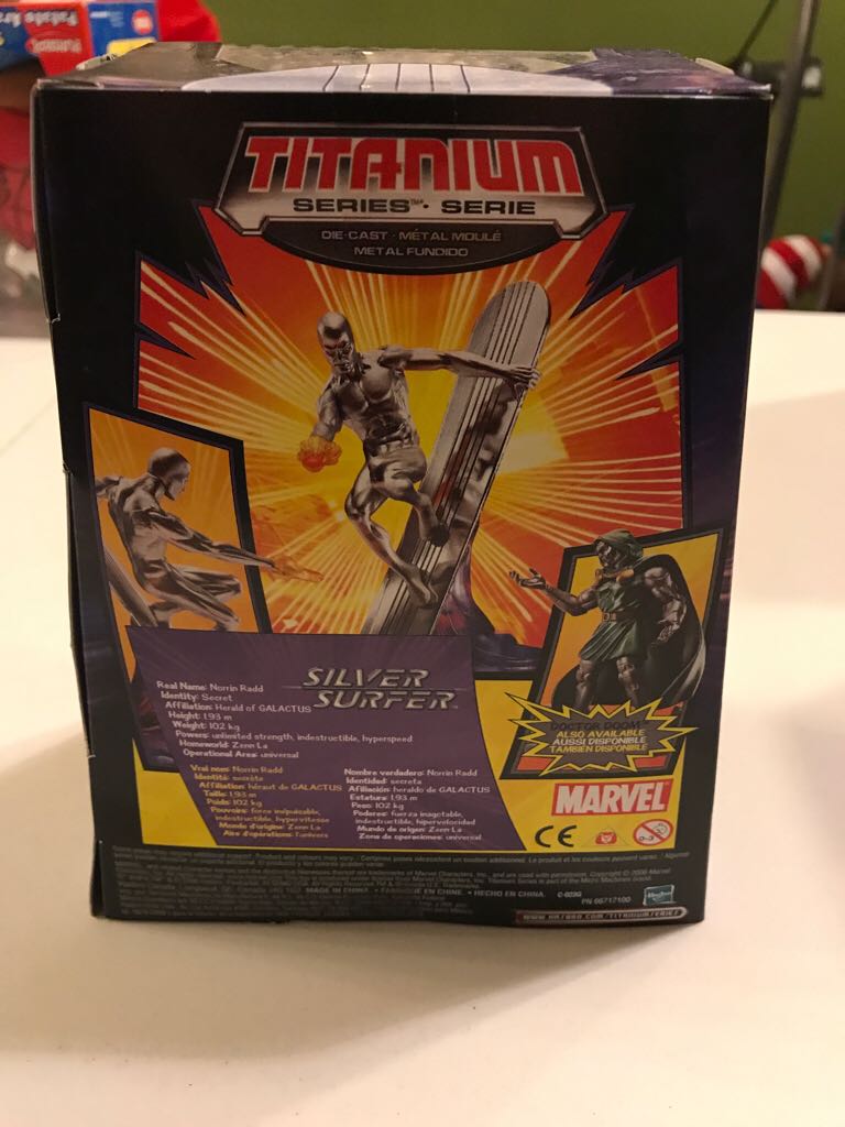 Marvel Legends Titanium Series - Silver Surfer  action figure collectible [Barcode 653569246459] - Main Image 2