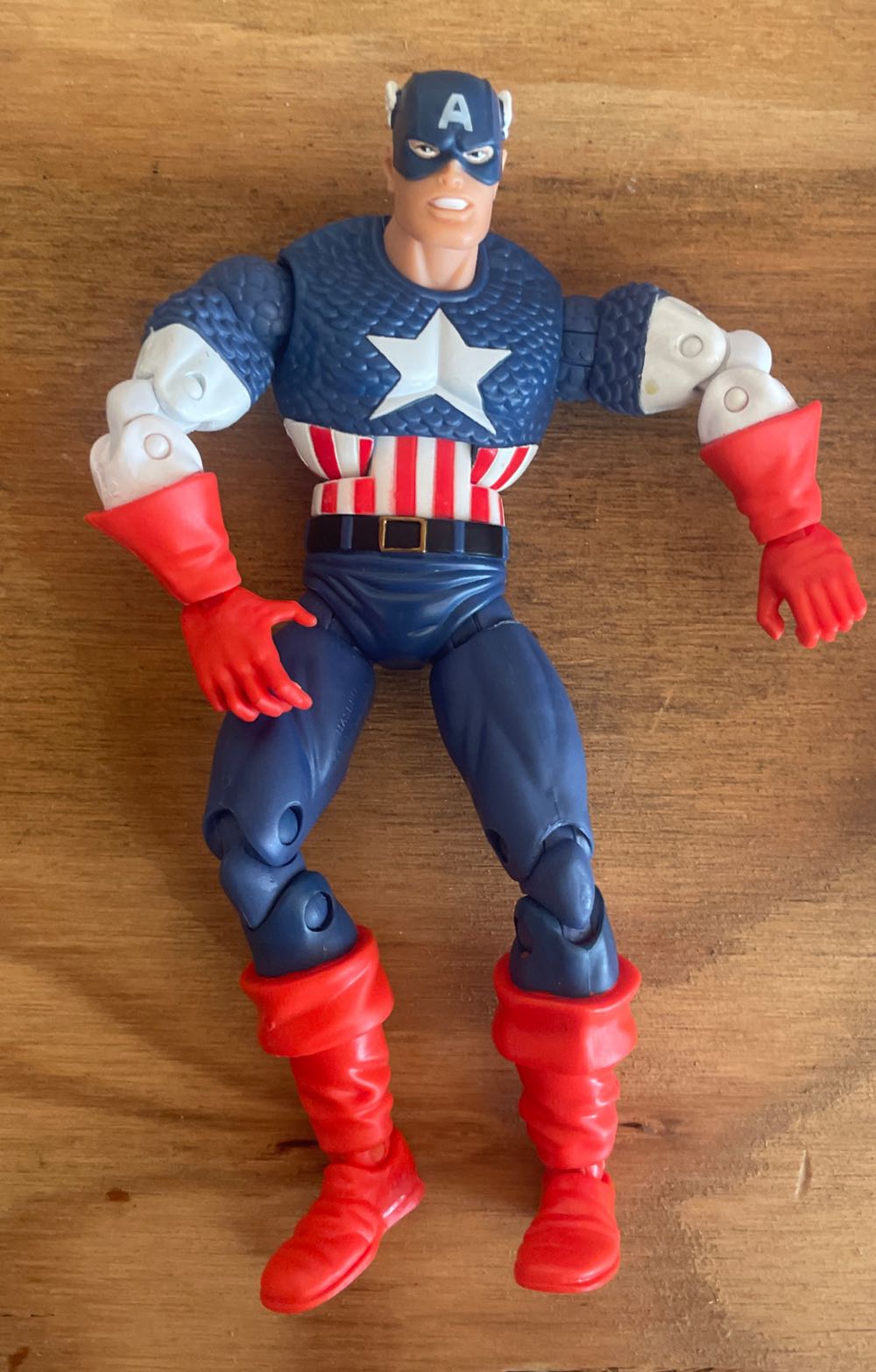 Marvel Legends Brood Queen BAF Captain America  - Hasbro (Marvel Legends - Queen Brood Series) action figure collectible [Barcode 653569254249] - Main Image 3