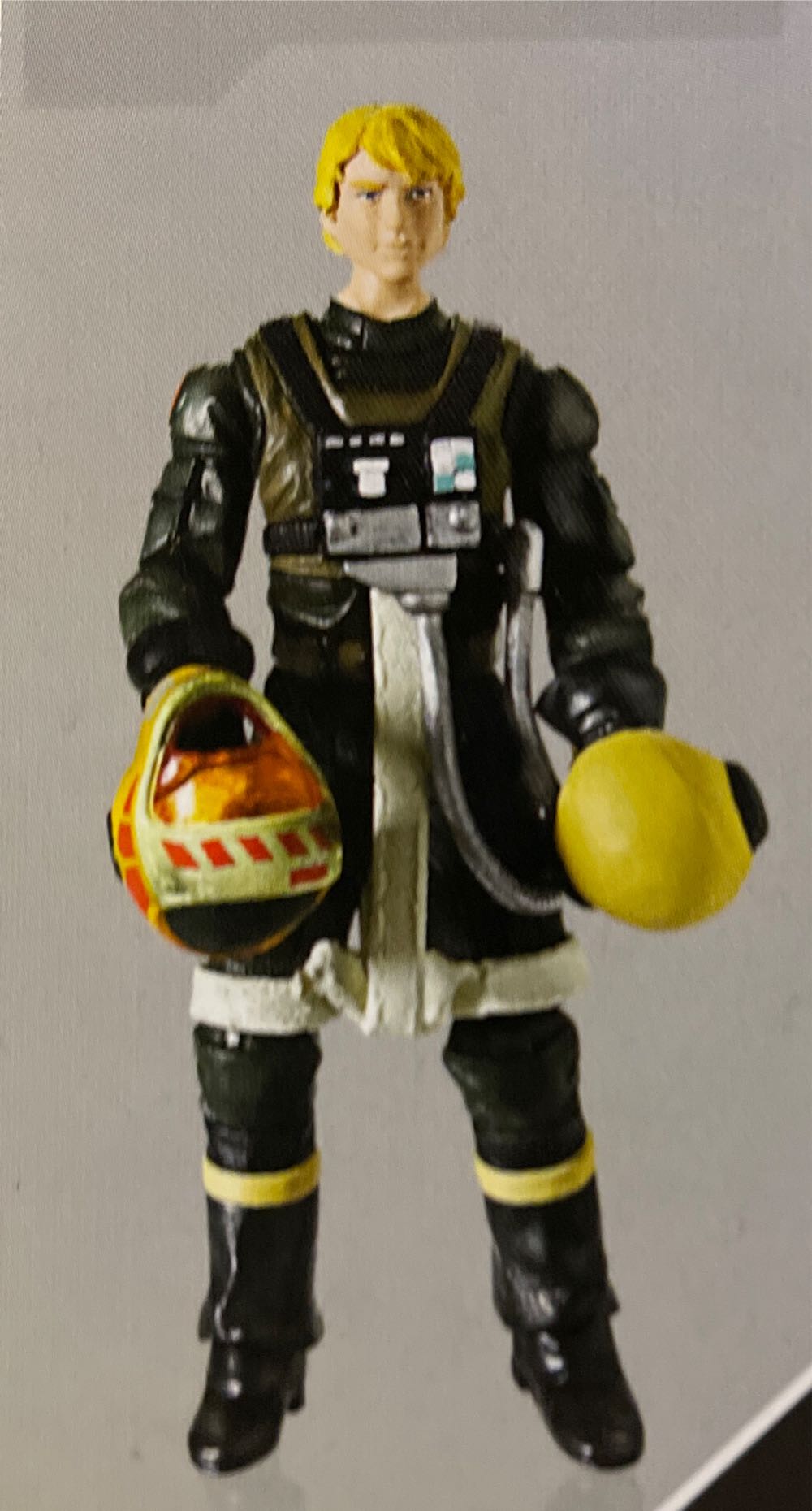Tycho Celchu - A-Wing Pilot - Hasbro (Collector Coin) action figure collectible [Barcode 653569256977] - Main Image 4