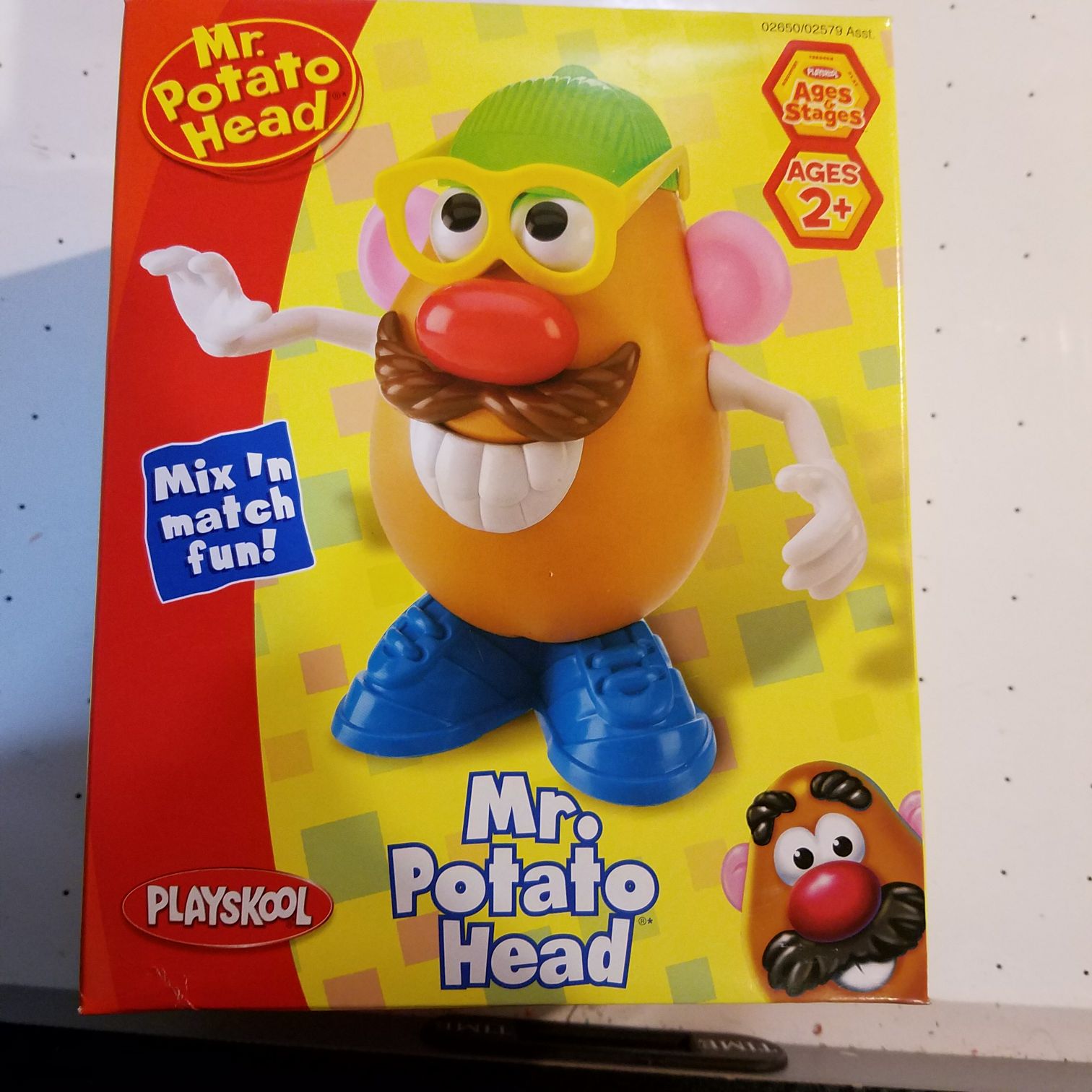 Mr Potato Head 2007 Version - Playschool / Hasbro action figure collectible [Barcode 653569273165] - Main Image 1