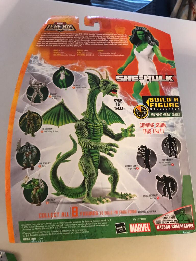 She Hulk - Hasbro (Marvel Legends) action figure collectible [Barcode 653569291404] - Main Image 2