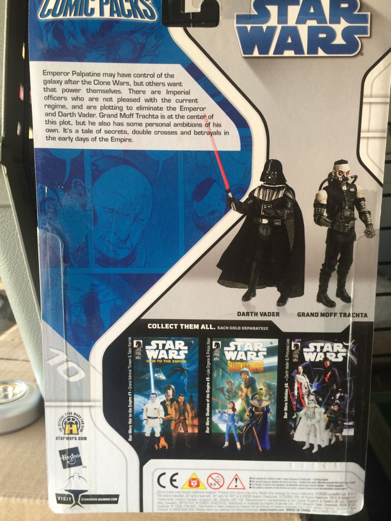 Darth Vader & Grand Moff Trachta (Star Wars Empire 1: Betrayal #1) - Hasbro (The Legacy Collection (2008)(Comic Packs)) action figure collectible [Barcode 653569308126] - Main Image 2