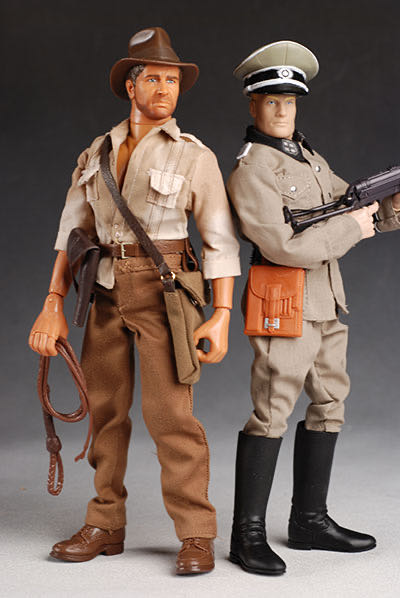 Indiana Jones 12” (TLC): GERMAN OFFICER - Hasbro (Indiana Jones And The Last Crusade) action figure collectible [Barcode 653569322207] - Main Image 4