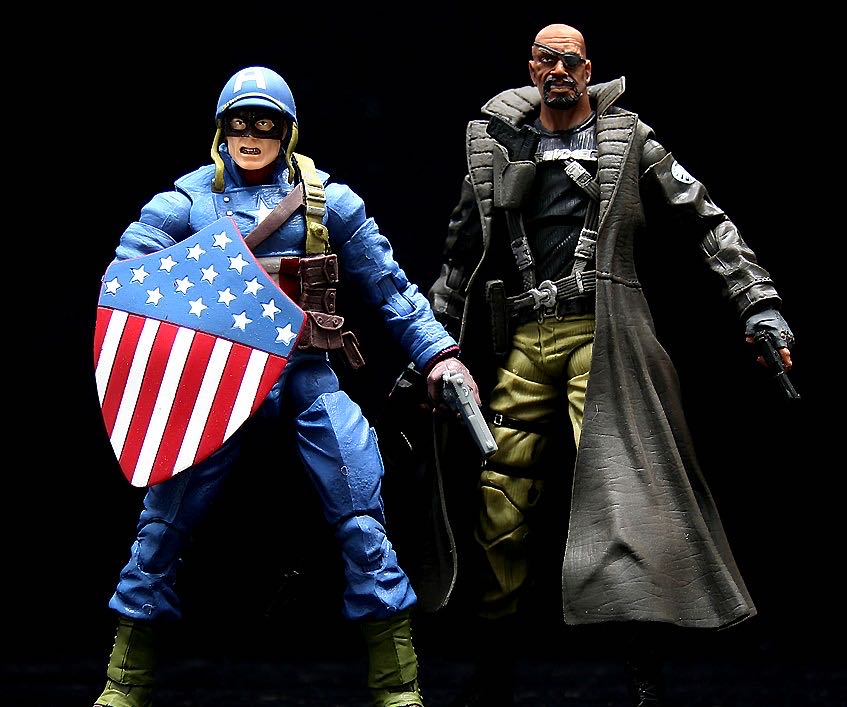 Ultimate NICK FURY &  Ultimate CAPTAIN AMERICA  - Hasbro (Marvel Legends) action figure collectible [Barcode 653569340430] - Main Image 4