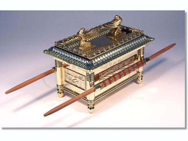 Ark Of The Covenant - Hasbro (Indiana Jones) action figure collectible [Barcode 653569349976] - Main Image 2