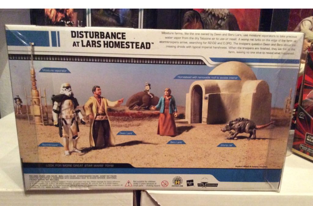 Disturbance at the Lars Homestead - Hasbro (Star Wars - Legacy Collection) action figure collectible [Barcode 653569354086] - Main Image 2