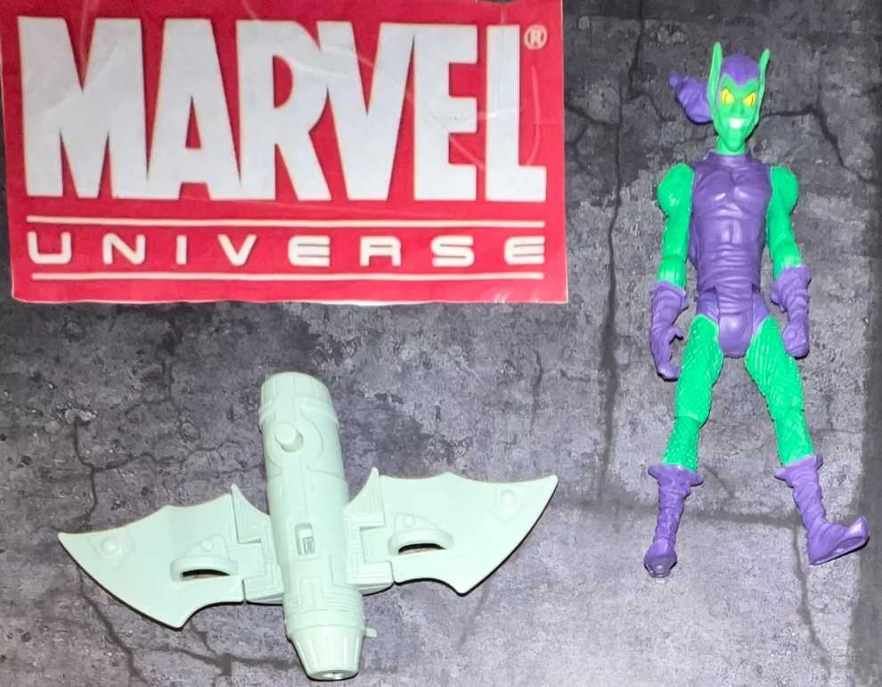 Green Goblin - Hasbro (Marvel Universe) action figure collectible [Barcode 653569360001] - Main Image 3