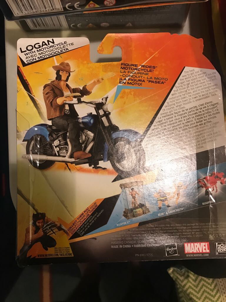Wolverine Origins - DeluxeLogan WIth motorcycle - Hasbro (X-Men Origins: Wolverine) action figure collectible [Barcode 653569375753] - Main Image 2