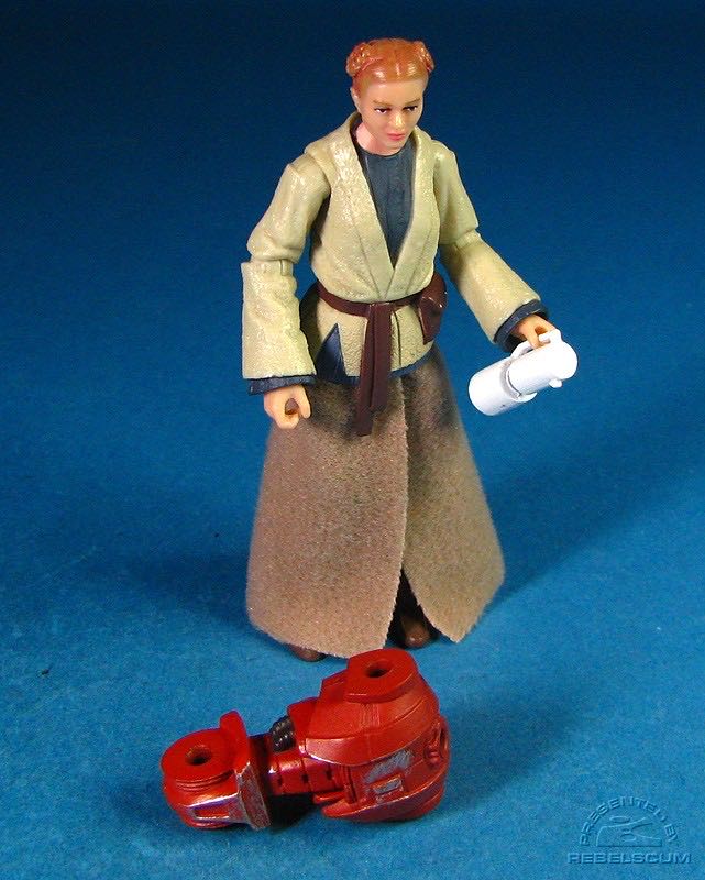 Beru Whitesun - Hasbro (Revenge Of The Sith) action figure collectible [Barcode 653569382119] - Main Image 3