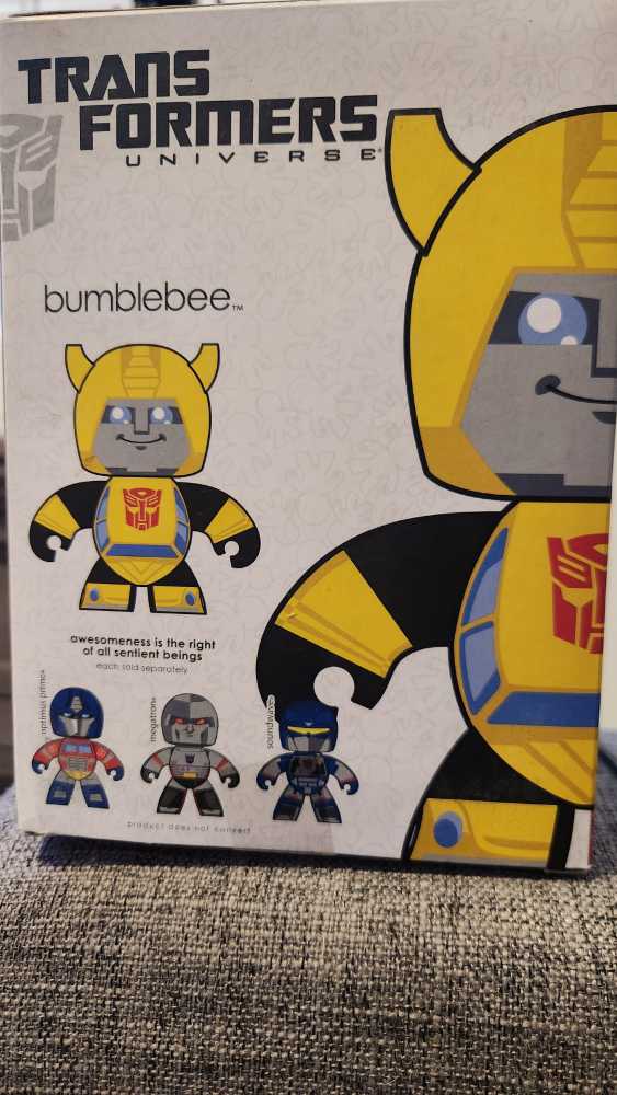 Mighty Muggs: Bumblebee - Hasbro (Mighty Muggs) action figure collectible [Barcode 653569386476] - Main Image 3