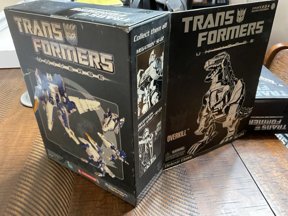 Transformers Special Edition Universe Overkill - Hasbro (Transformers Universe) action figure collectible [Barcode 653569389187] - Main Image 4