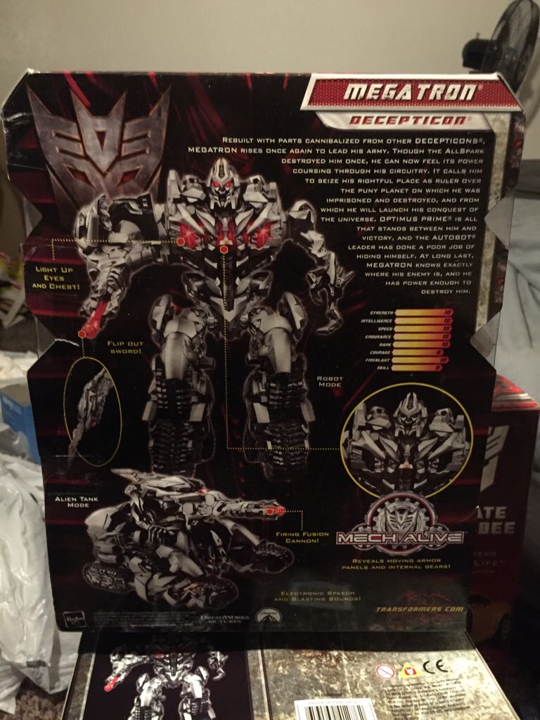 Megatron - Hasbro (Transformers: Revenge Of The Fallen) action figure collectible [Barcode 653569406037] - Main Image 2