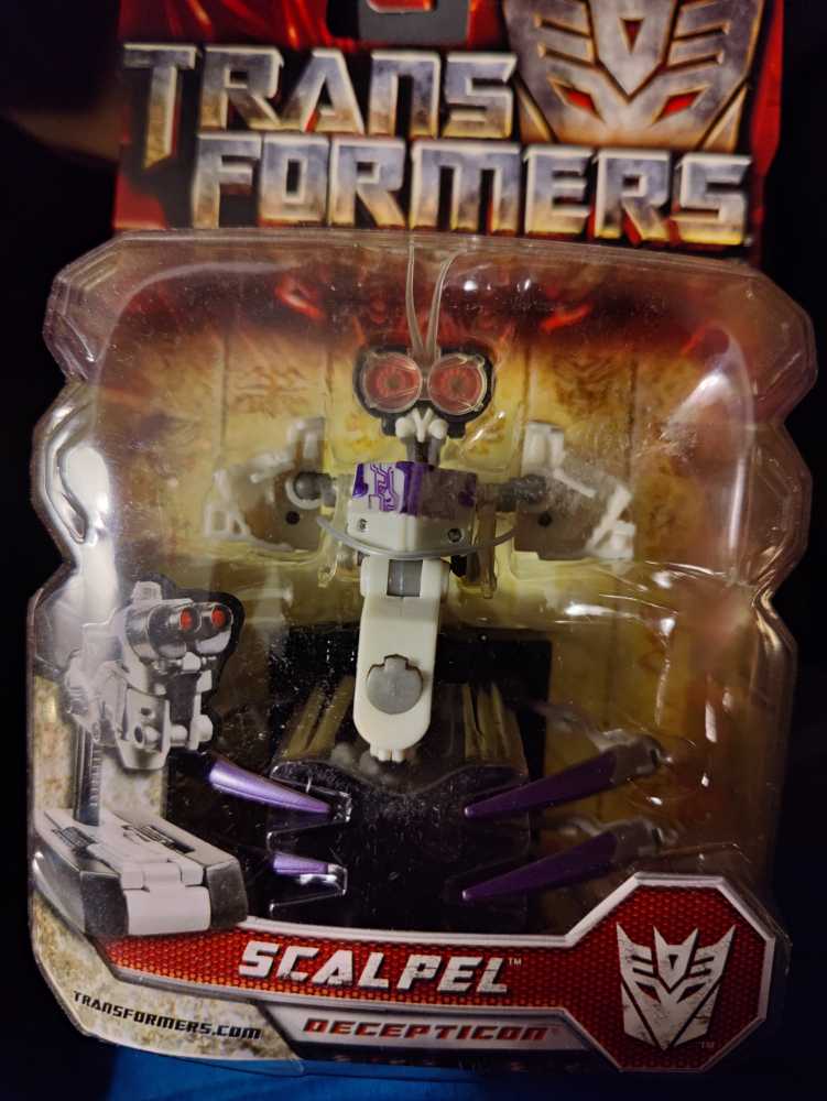 Scalpel - Decepticon - Hasbro (Transformers Revenge Of The Fallen) action figure collectible [Barcode 653569406167] - Main Image 3