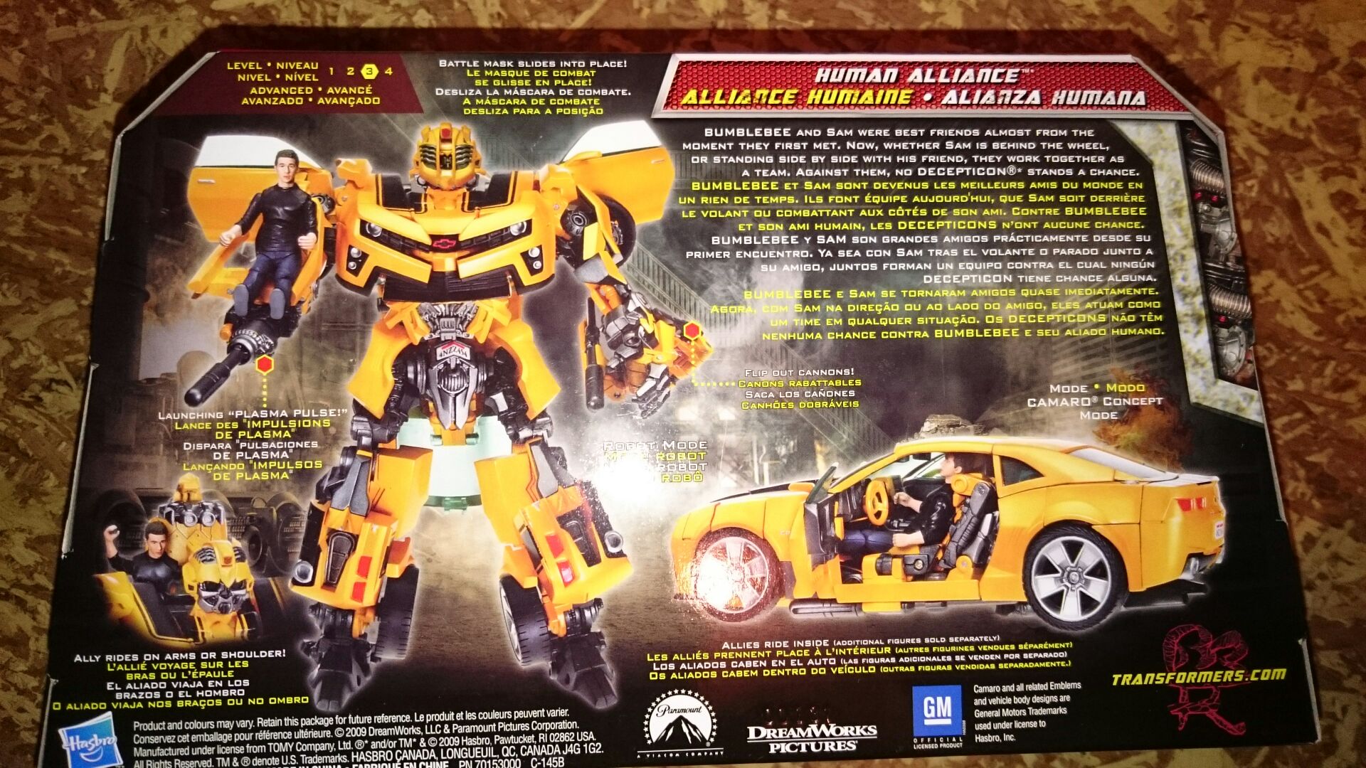 Bumblebee  (transformers ROTF) action figure collectible [Barcode 653569414810] - Main Image 2