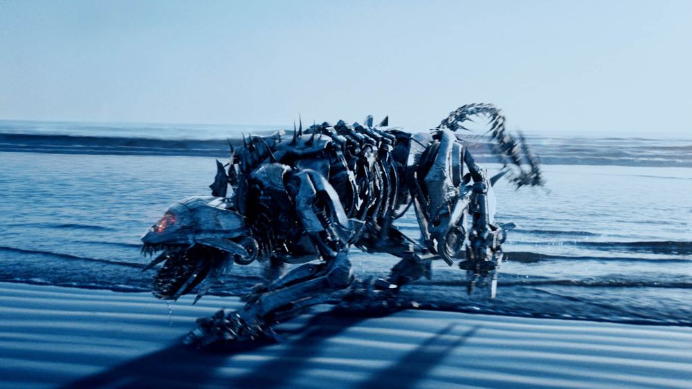 Ravage - Deluxe Class - Hasbro (Transformers) action figure collectible [Barcode 653569415862] - Main Image 4