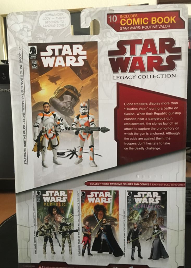 Comic Packs #10: Clonetrooper Lieutenant & Clonetrooper - Hasbro (The Clone Wars) action figure collectible [Barcode 653569438403] - Main Image 2