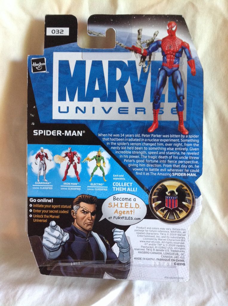 Spider-man (Red & Blue Variant) - Hasbro (Marvel Universe) action figure collectible [Barcode 653569440307] - Main Image 2