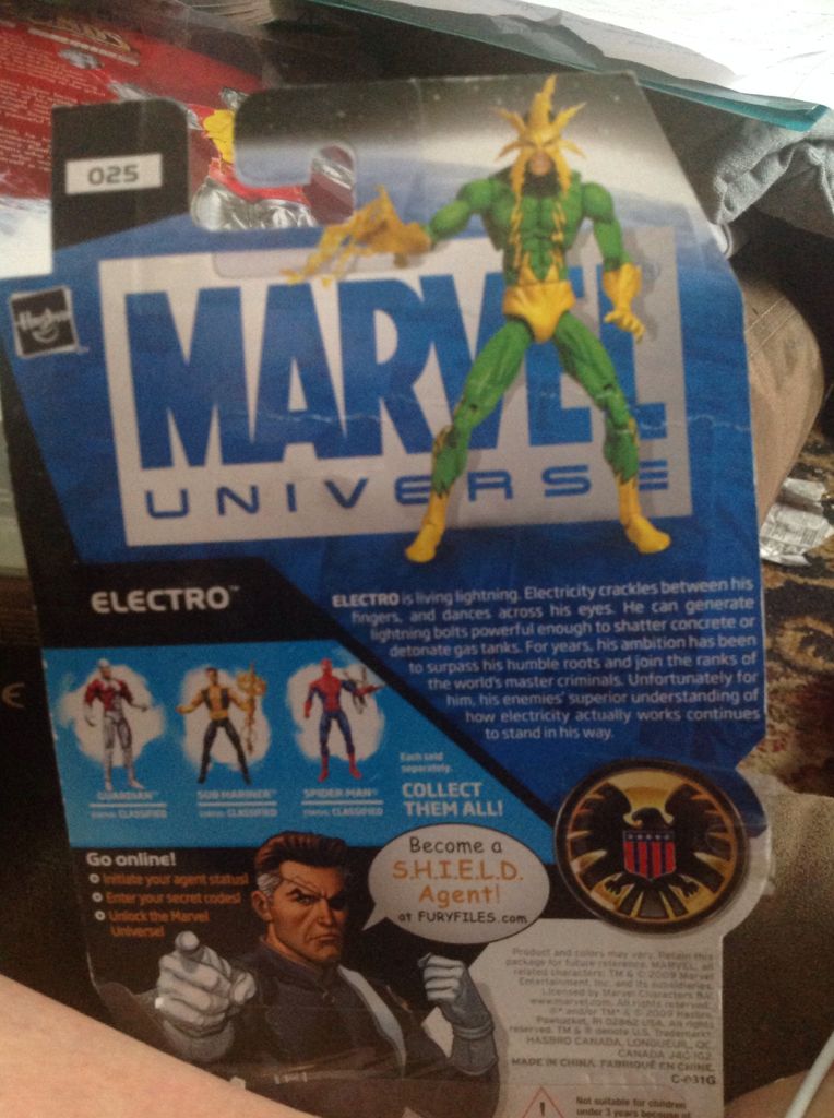 Marvel Electro - Hasbro (Marvel Universe) action figure collectible [Barcode 653569440352] - Main Image 2