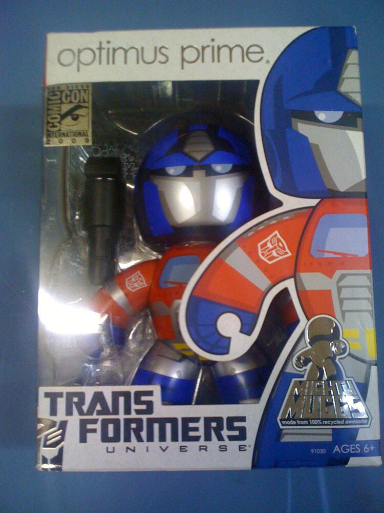 Optimus Prime Mighty Muggs  action figure collectible [Barcode 653569441977] - Main Image 2