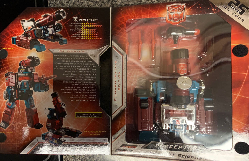 Perceptor - Hasbro (The Transformers) action figure collectible [Barcode 653569444237] - Main Image 2