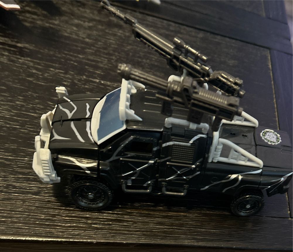 Recon Ironhide - Hasbro (Transformers) action figure collectible [Barcode 653569450832] - Main Image 3