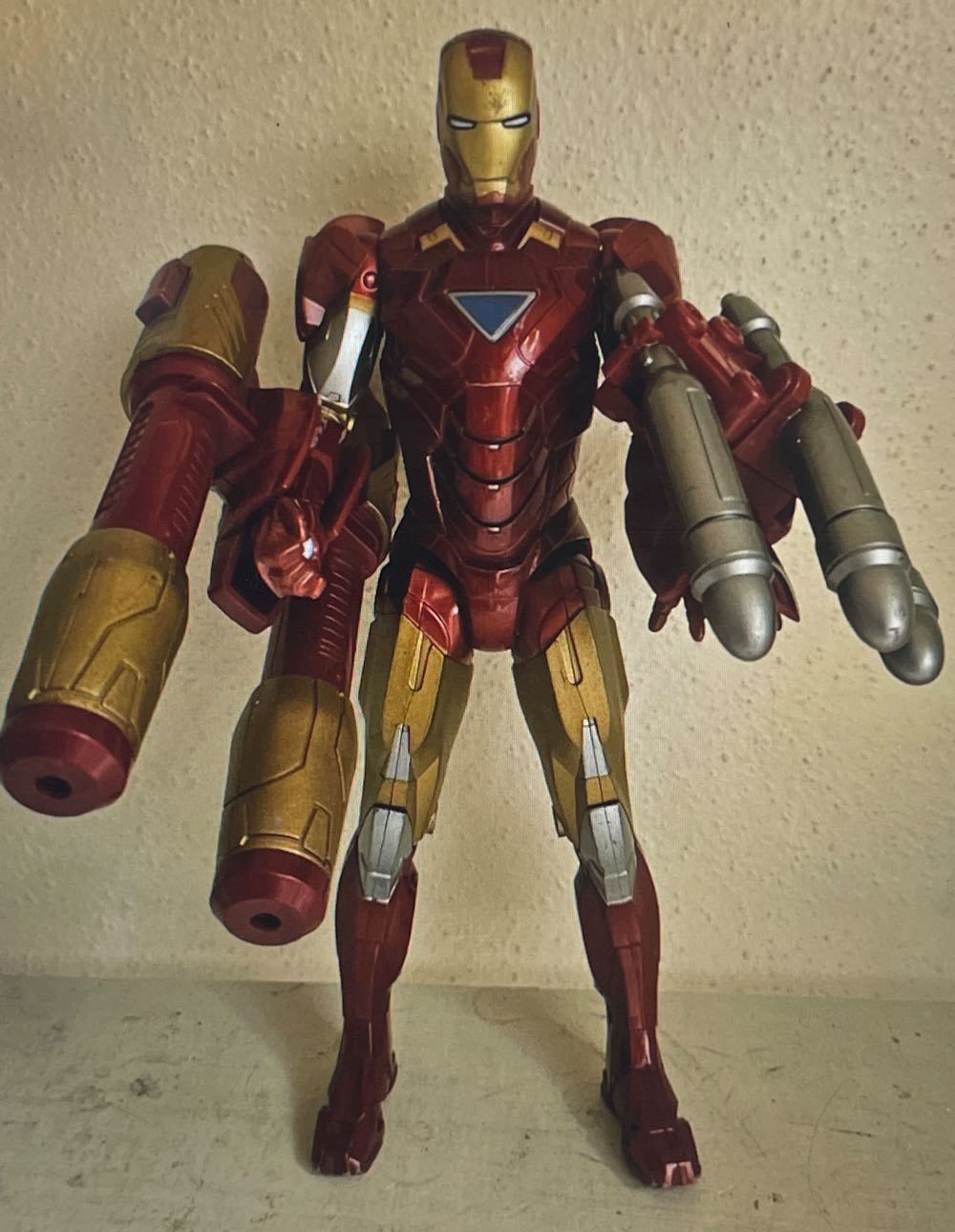 Iron Man - Hasbro (MCU (Avengers - Iron Man)) action figure collectible [Barcode 653569454939] - Main Image 3