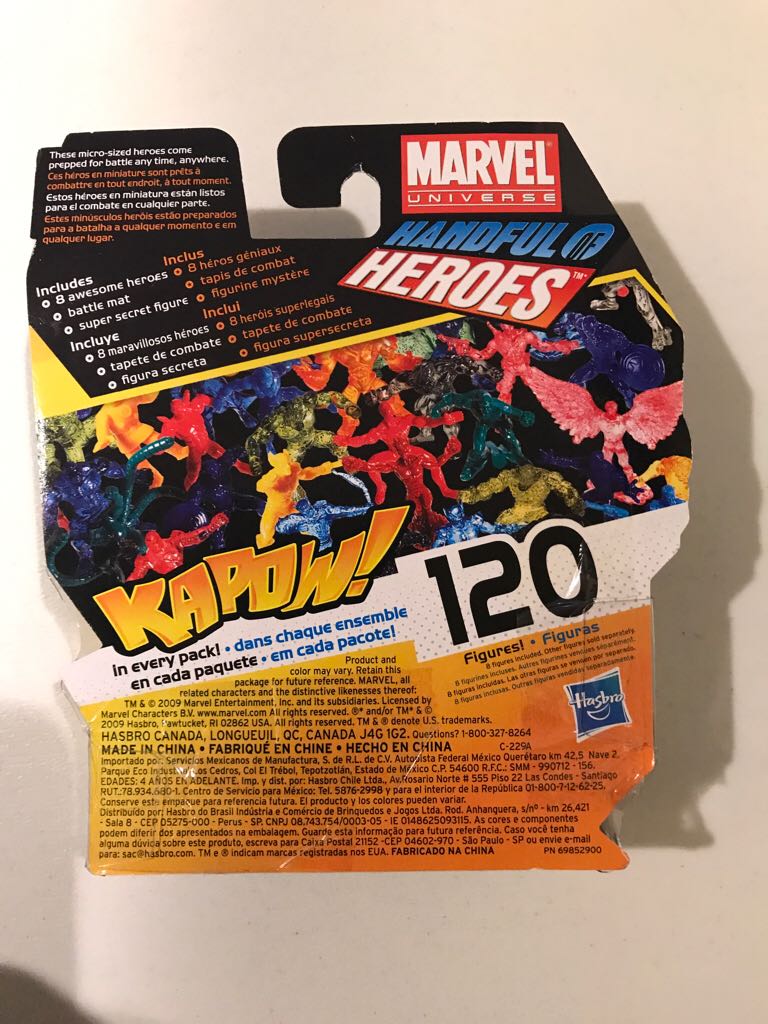 Marvel Universe - Handful Of Heroes  action figure collectible [Barcode 653569459613] - Main Image 2
