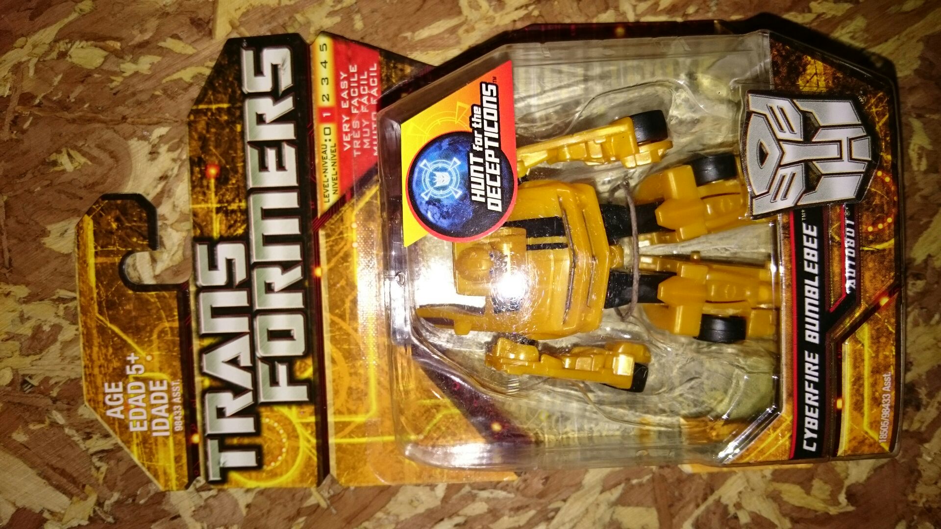 Cyberfire Bumblebee - Hasbro (Transformers: Hunt for The Decepticons) action figure collectible [Barcode 653569490890] - Main Image 1